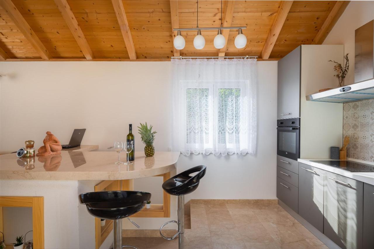 Villa Leoma With Heated Pool Marusici  Εξωτερικό φωτογραφία